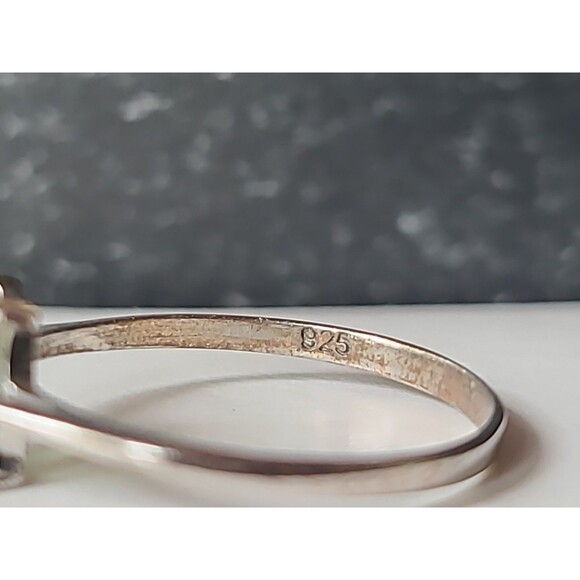 925 Sterling Silver Prong Set Peridot Rectangular Solitaire Ring, SIZE US 8 - Picture 8 of 10